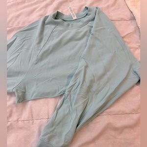 Alo Yoga cropped pullover. Never worn